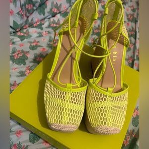 Florence Yellow Gianni Bini size 9.5 new